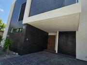 CASA NUEVA EN LOMAS DE ANGELOPOLIS