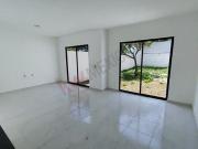 Casa nueva en pre venta con amplio patio y terreno de...