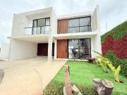 Casa nueva en privada residencial en Sitpach, Mérida