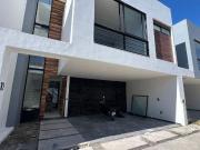 Casa nueva en renta en Cortijo de Zavaleta