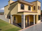 Casa nueva en Residencial los Arces