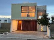 CASA NUEVA EN RESIDENCIAL MAYORAZGO