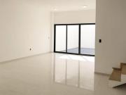 Casa nueva en Residencial Río Cancún | 4 recámaras,...