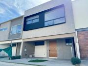 CASA NUEVA EN SANTILLANA, SOLARES