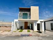 Casa Nueva en Torreón con Recámara en Planta Baja y...