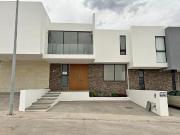 Casa Nueva en Tres Marías: 3 Recámaras, Cuarto de Juegos