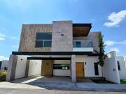 Casa nueva en venta al norte de Saltillo. Habita II