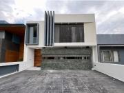 CASA NUEVA EN VENTA ALTOZANO DE 3 NIVELES CON VISTA...