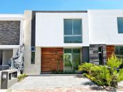 Casa nueva en venta Altozano, Fracc. Olivos con...