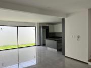 Casa nueva en venta, Clúster con alberca, Lomas de...