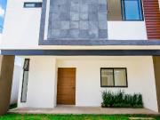 Casa nueva en venta con acabados de Lujo!