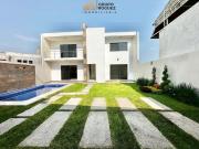 Casa nueva en venta con alberca, jardin y vigilancia en...