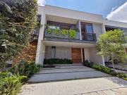 Casa nueva en venta con casa club en Solares Res en...