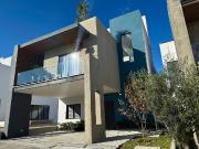 Casa nueva en venta con roof garden y doble altura en...