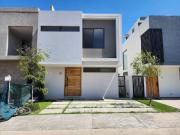 Casa nueva en venta de 4 recamaras en Parques Vallarta...