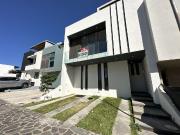 Casa Nueva en Venta de Lujo Valle Imperial con Roof...