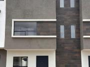 CASA NUEVA EN VENTA DE TRES NIVELES TRES RECAMARAS CON...