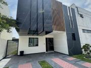 CASA NUEVA EN VENTA DENTRO DE COTO EN EL BAJIO