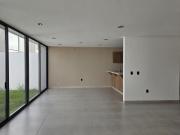 Casa NUEVA en VENTA dentro de privada, amplio jardín y...