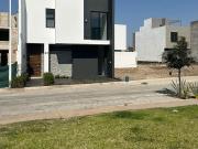 Casa Nueva en venta en Adamar frente a parque en Tlajomulco