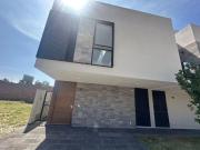 CASA NUEVA EN VENTA EN BOSQUES VALLARTA