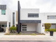 CASA NUEVA EN VENTA EN COND. HACIENDA SANTA FE,...