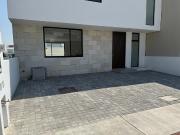 Casa nueva en venta en condominio en San Isidro Juriquilla