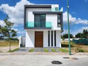 Casa nueva en venta en coto Nogal de Parques Vallarta...
