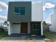 Casa nueva en venta en coto, Valle Imperial