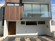 Casa nueva en venta en coto, Valle Imperial