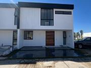 Casa nueva en venta en coto, Valle Imperial