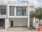 Casa Nueva en Venta en El Mayorazgo Residencial. Privada...