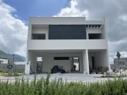 Casa nueva en venta en fraccionamiento Pedregal de la...