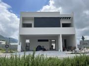 Casa nueva en venta en fraccionamiento Pedregal de la...