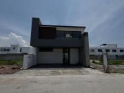 Casa nueva en venta en Loma Alta