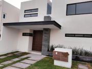Casa Nueva en Venta en Lomas de Juriquilla 4 Rec c/u con...