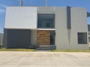 CASA NUEVA EN VENTA EN METROPOLITANO COTO VIOLETAS