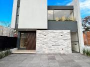 CASA NUEVA EN VENTA EN PRADERAS ALTOZANO