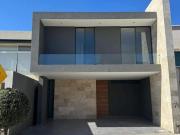 CASA NUEVA EN VENTA EN PUNTA DEL ESTE LEÓN GTO