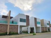 Casa nueva en venta en Residencial con alberca y area de...