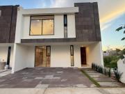 Casa Nueva en Venta en Rinconada de Santa Fe – Diseño...