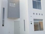 CASA NUEVA EN VENTA EN SENDEROS DEL VALLE