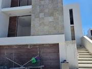 CASA NUEVA EN VENTA EN ZIBATA, JADE SUR CON HABITACION...