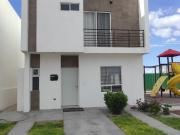 Casa nueva en venta Fracc. Aurea circuito Courvosier en...