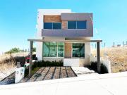 CASA NUEVA EN VENTA FRACC. LOMALTA, MORELIA A 15 minutos...