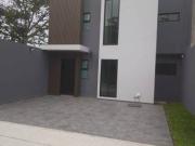 CASA NUEVA EN VENTA FRACCIONAMIENTO SAUCO RIA. EMILIANO...