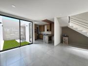 CASA NUEVA EN VENTA – FRESNOS TRES MARÍAS Frente al área...