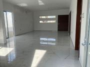 CASA NUEVA EN VENTA LOMAS DE LA RIOJA UN PISO 3 RECÁMARAS