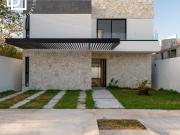 Casa nueva en venta o renta con amenidades premium en...