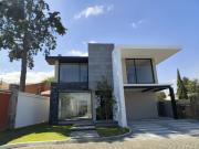 CASA NUEVA EN VENTA OVIEDO PROVIDENCIA